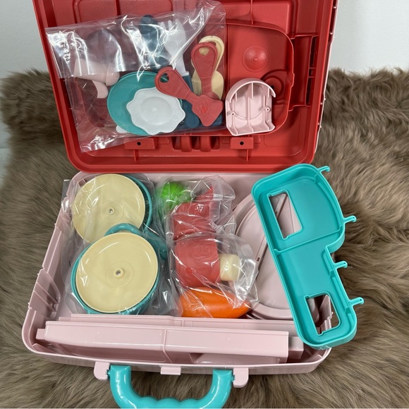 New Pretend Kitchen Play Set 3-in-1 Suitcase with Toy Pots Pans Dishes For 3+ - Picture 11 of 14